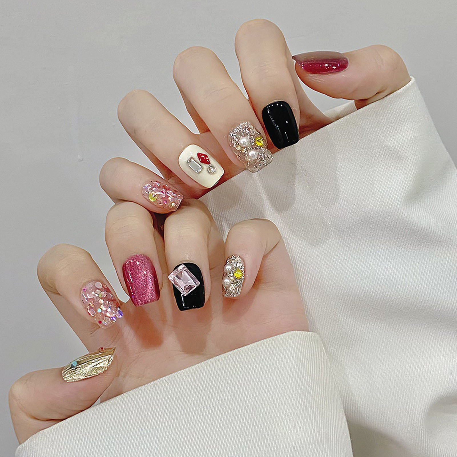 เล็บปลอมสีชมพูแวววาวแบบทำด้วยม - Nail Art Aesthetic บทวิจารณ์และราคา