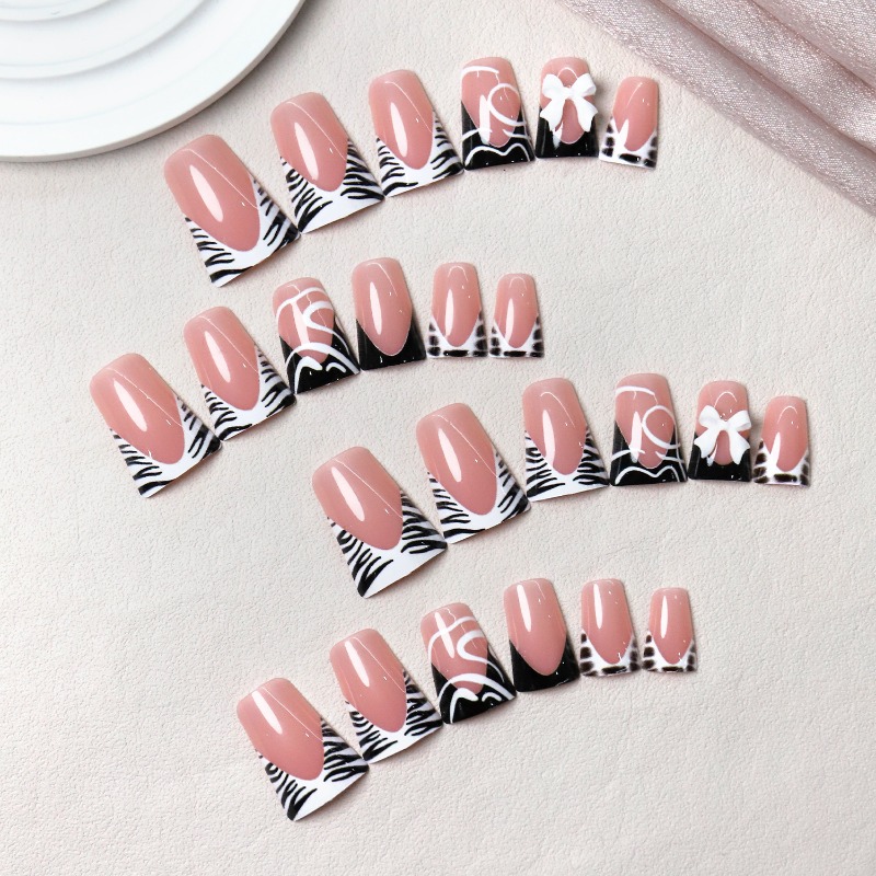 เล็บปลอมแบบติดกาวลายเป็ดสีดำเร - Nail Art Zebra บทวิจารณ์และราคา